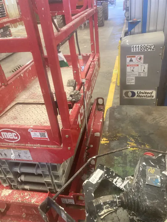 2017 MEC 1330SE Scissor Lift