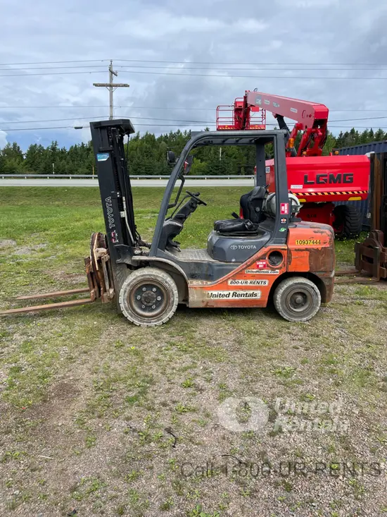 2019 Toyota 8FGU30 Warehouse Forklift