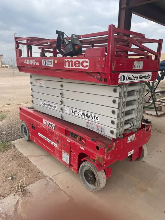 2017 MEC 4046SE Scissor Lift