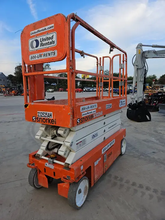 2019 Snorkel S3226E Scissor Lift