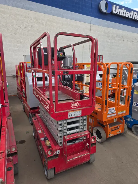 2018 MEC MICRO 19 Scissor Lift