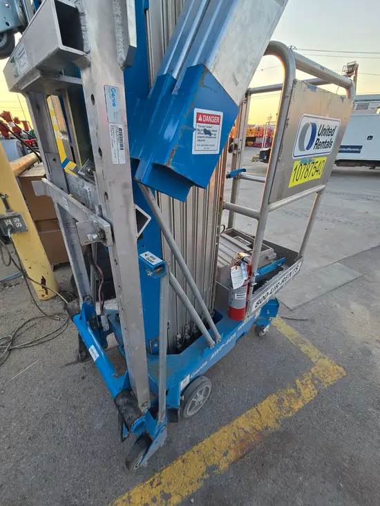 2018 Genie AWP-40SDC Pusharound Lift
