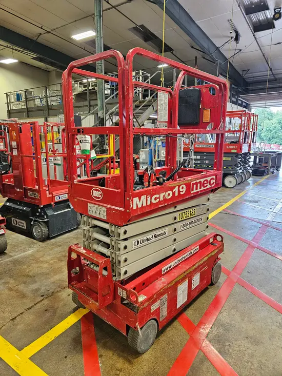 2018 MEC MICRO 19 Scissor Lift