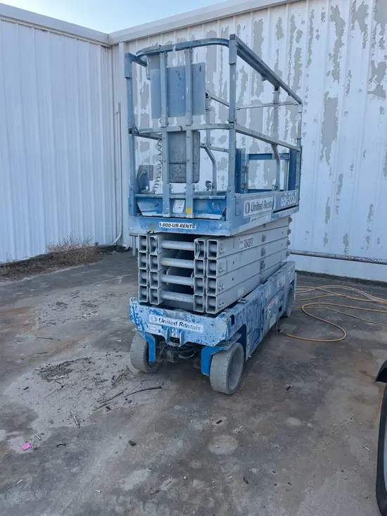 2017 Genie GS-3232 Scissor Lift