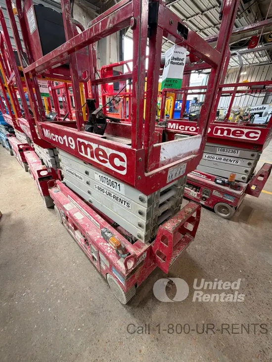 2018 MEC MICRO 19 Scissor Lift
