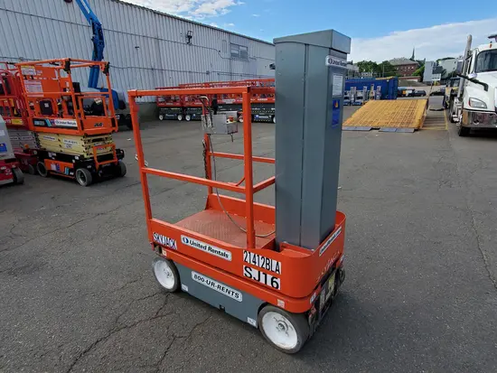 2015 Skyjack SJ16 Self-Propelled One-Person Lift
