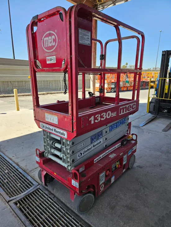 2018 MEC 1330SE Scissor Lift