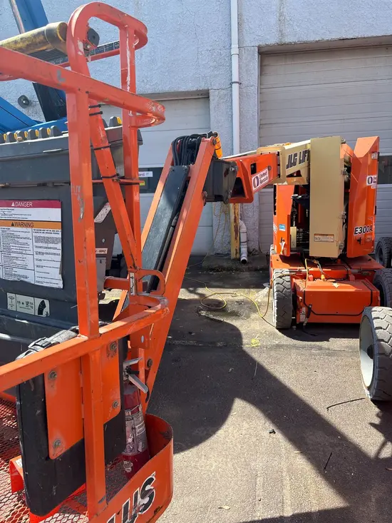 2018 JLG E300AJP Articulating Boom Lift