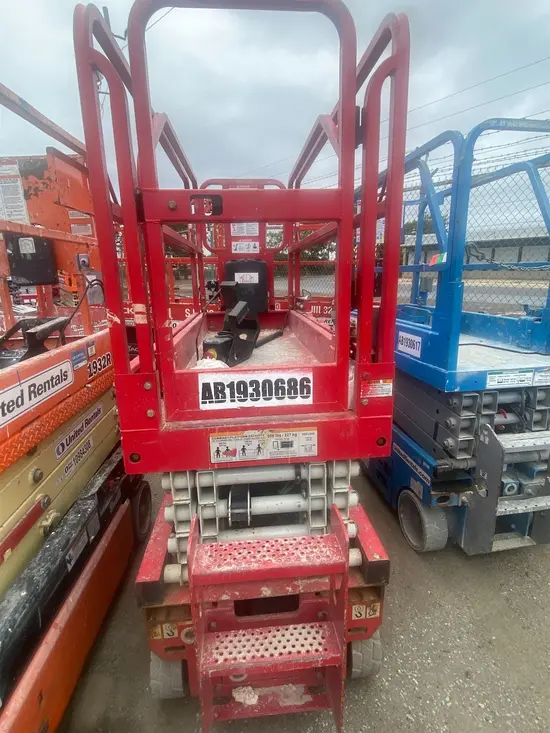 2017 MEC 1930SE Scissor Lift