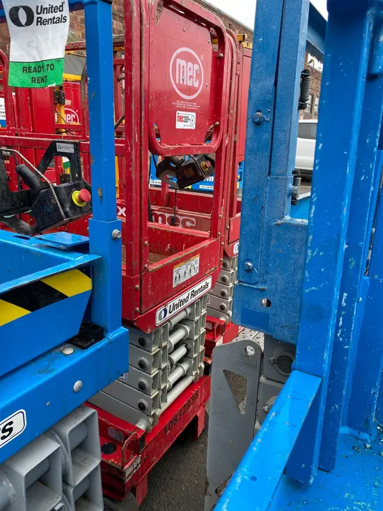 2018 MEC MICRO 19 Scissor Lift