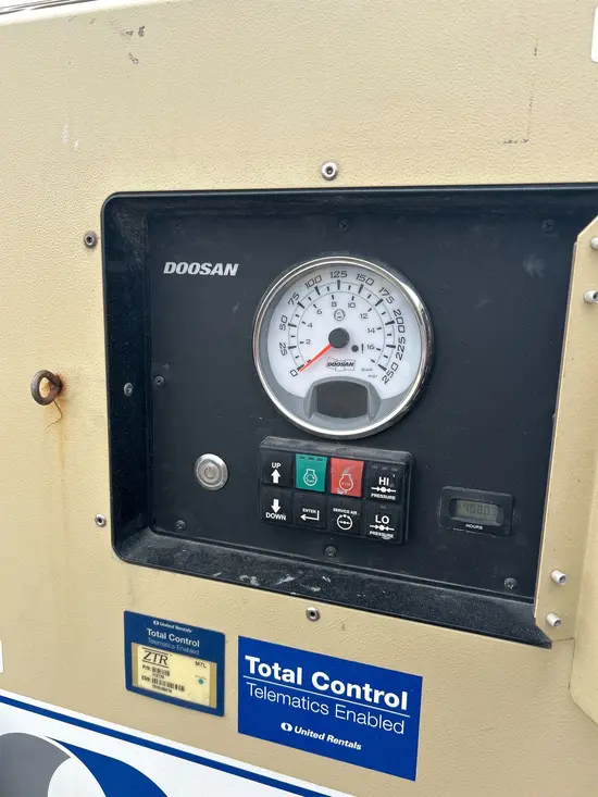 2021 Doosan P425/HP375WCUT4 Air Compressor