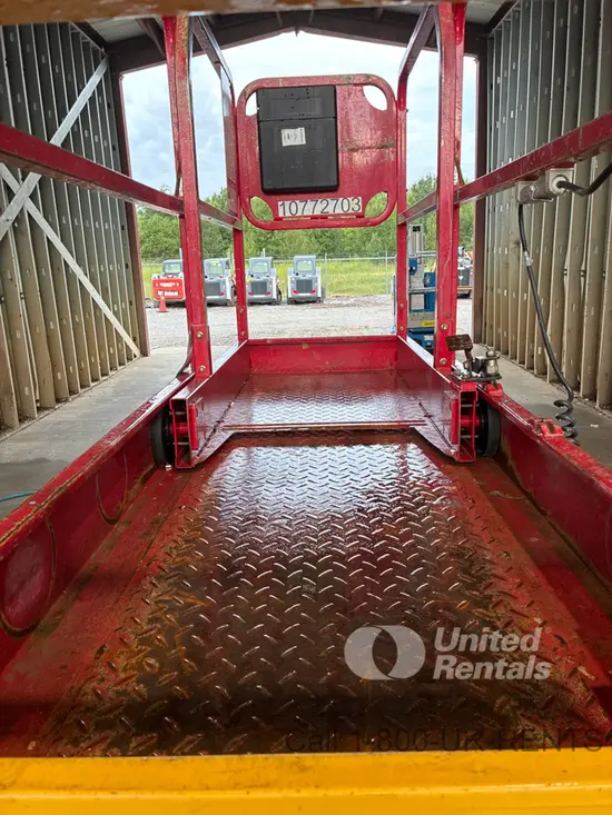 2018 MEC MICRO 19 Scissor Lift
