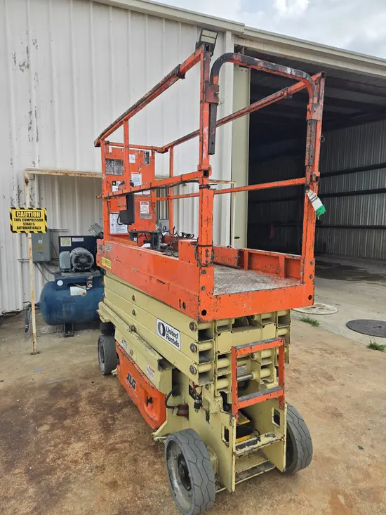 2017 JLG 2632ES Scissor Lift