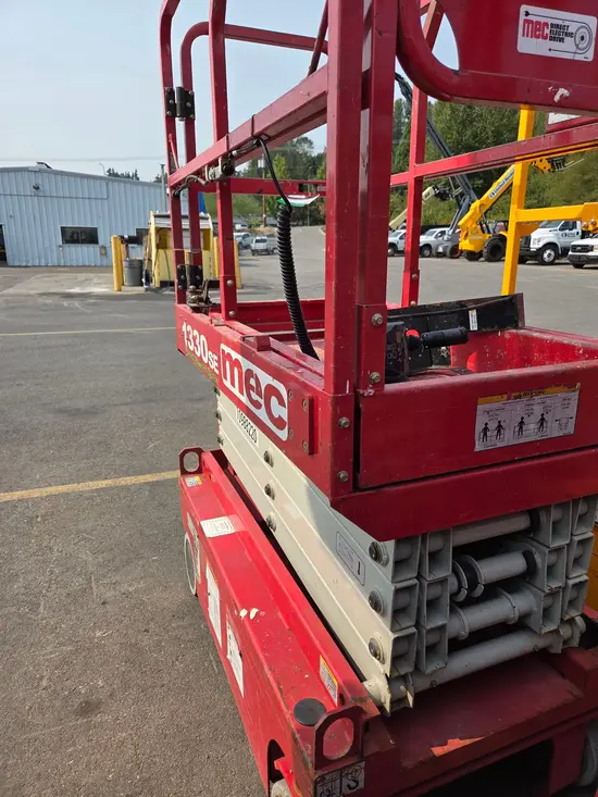 2019 MEC 1330SE Scissor Lift