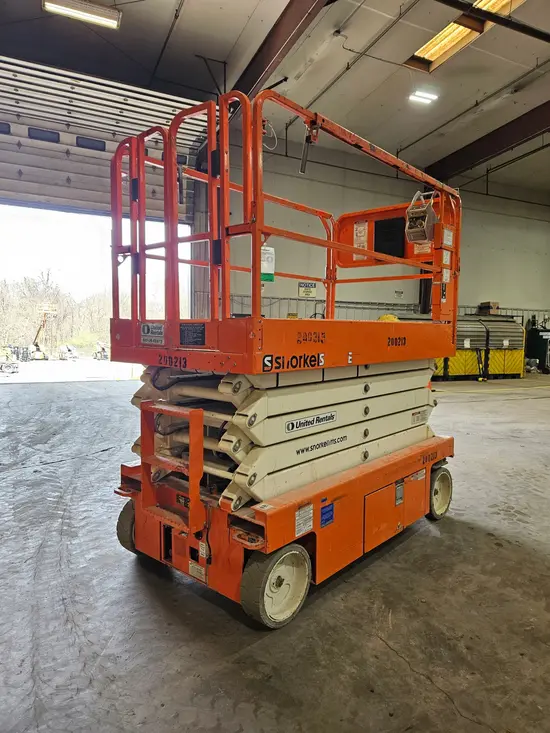 2017 Snorkel S4732E Scissor Lift