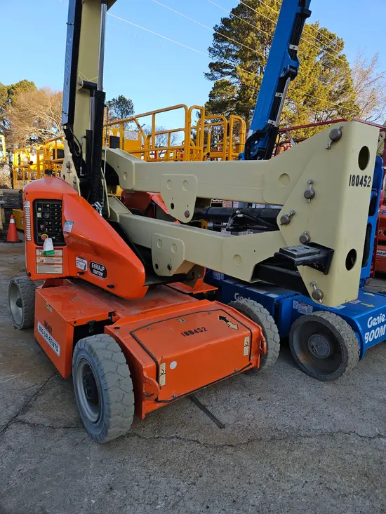 2016 JLG E400AJPN Articulating Boom Lift