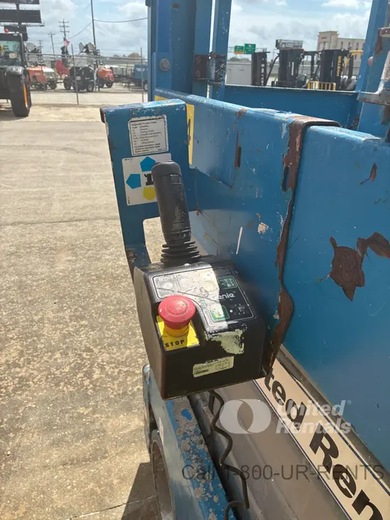 2017 Genie GS-3232 Scissor Lift