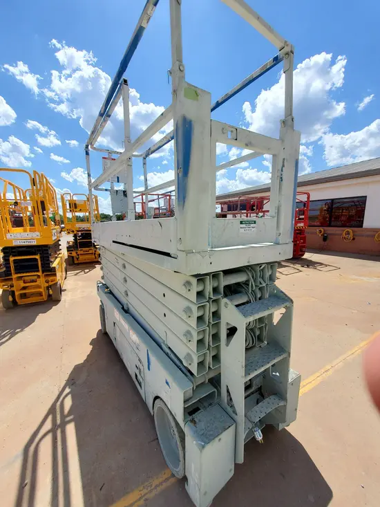 2016 Genie GS-3232 Scissor Lift