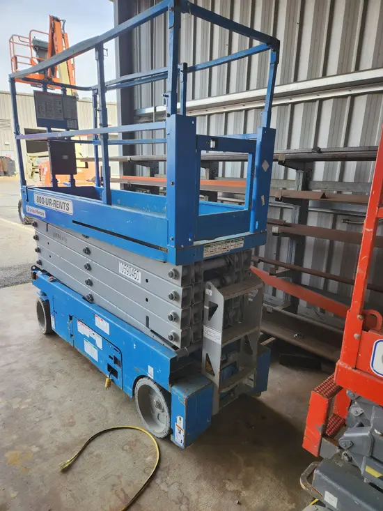 2017 Genie GS-3232 Scissor Lift