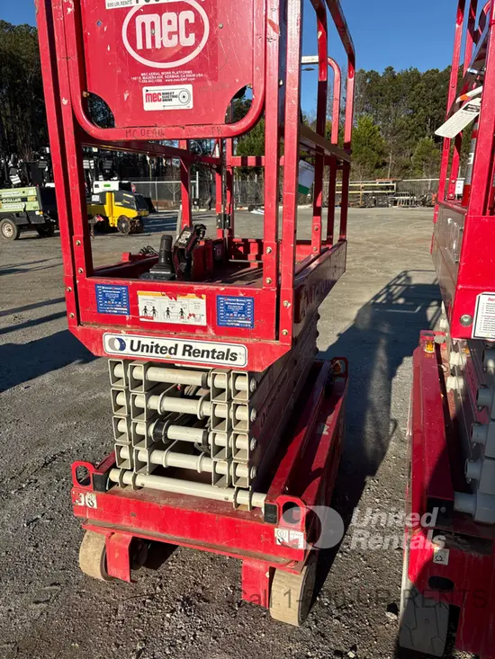 2019 MEC MICRO 19 Scissor Lift