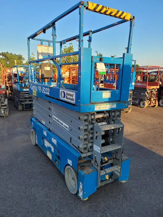 2017 Genie GS-3232 Scissor Lift