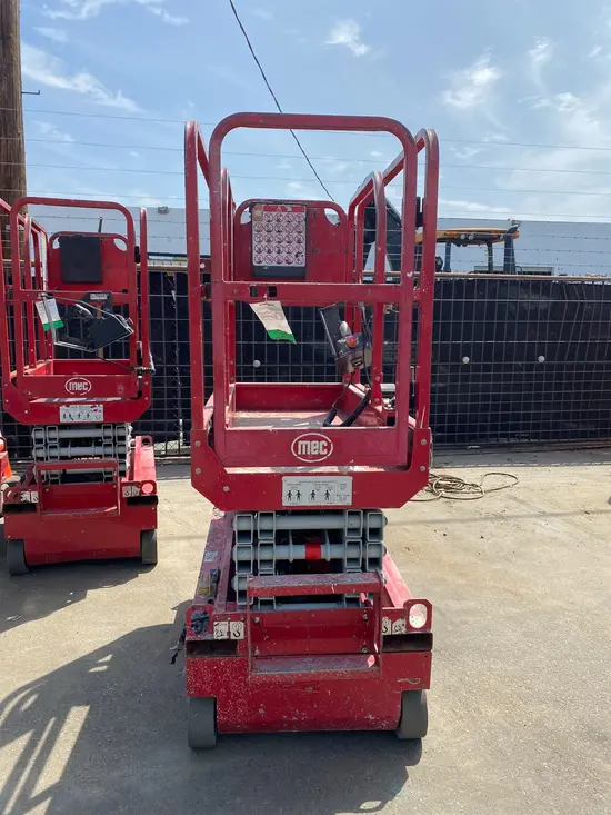 2018 MEC 1330SE Scissor Lift