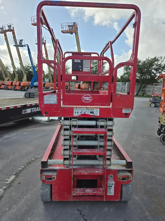 2017 MEC 3346SE Scissor Lift