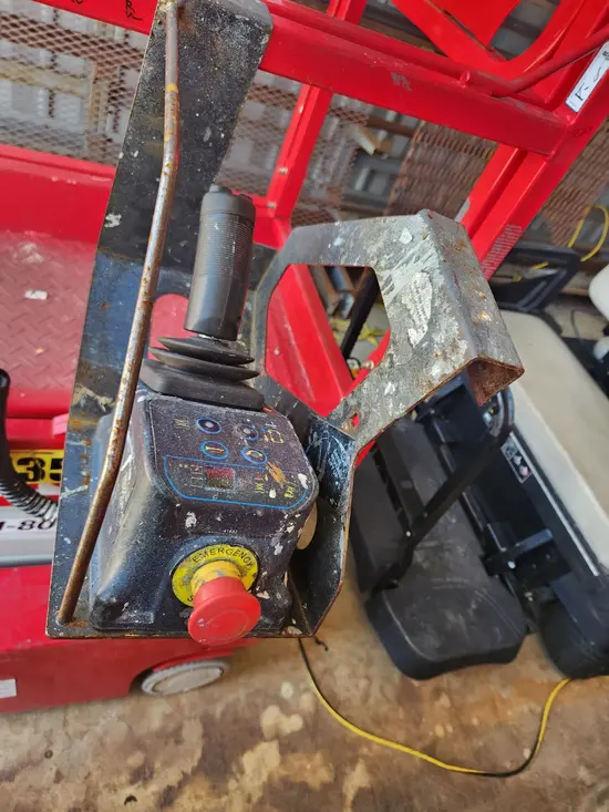 2022 MEC MICRO 19 Scissor Lift