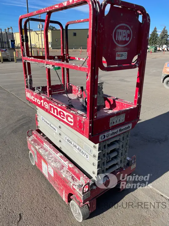2018 MEC MICRO 19 Scissor Lift