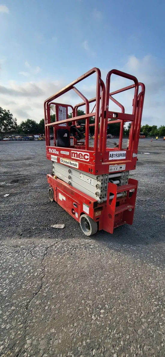 2018 MEC 1930SE Scissor Lift