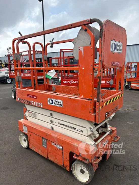 2018 Snorkel S3219E Scissor Lift