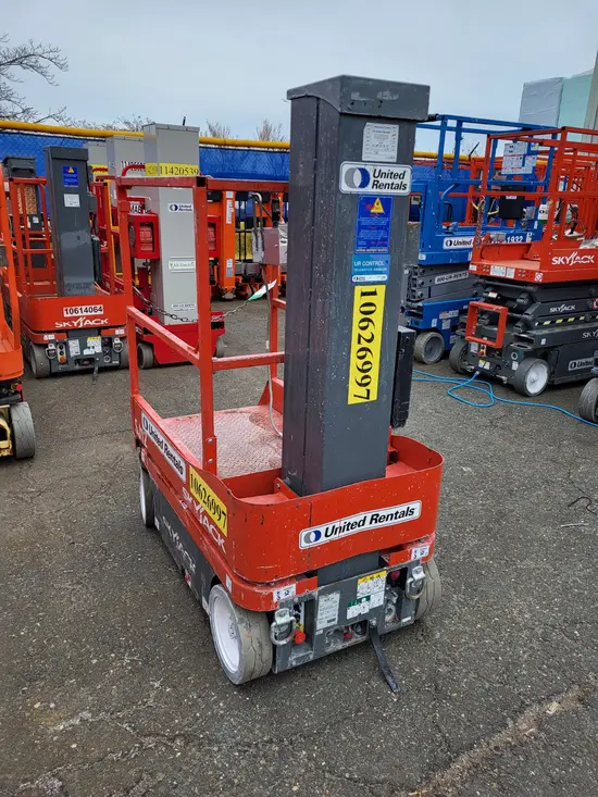 2017 Skyjack SJ12 Self-Propelled One-Person Lift