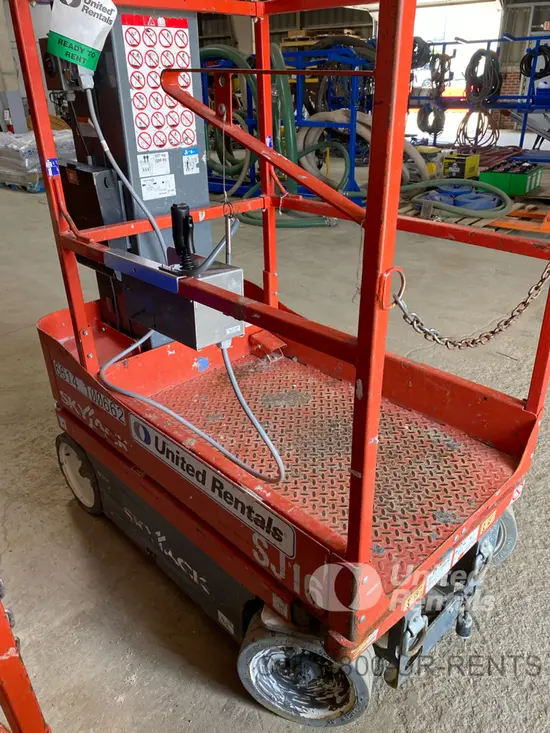 2017 Skyjack SJ16 Self-Propelled One-Person Lift