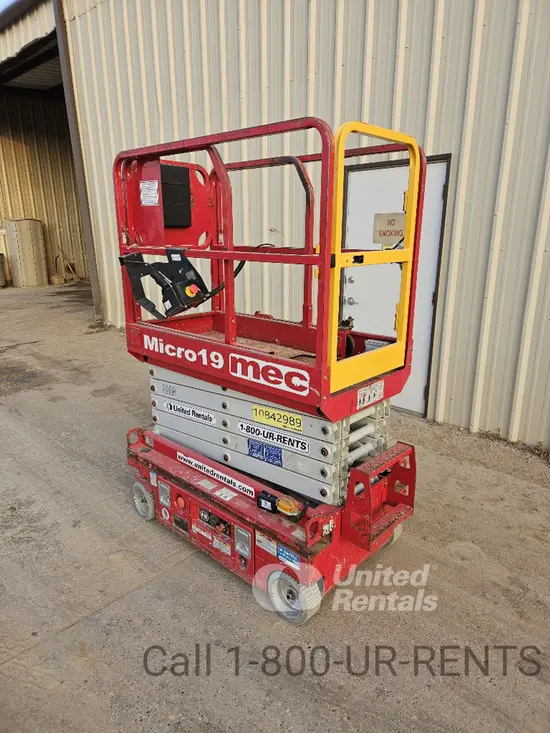 2018 MEC MICRO 19 Scissor Lift