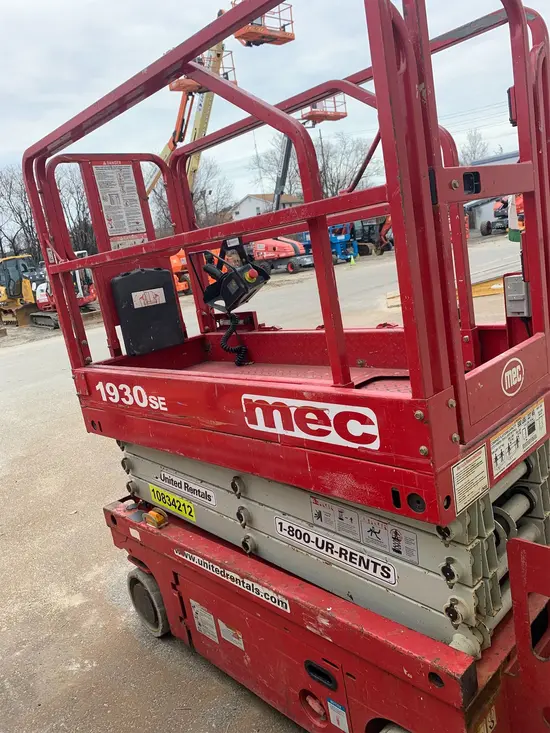 2018 MEC 1930SE Scissor Lift