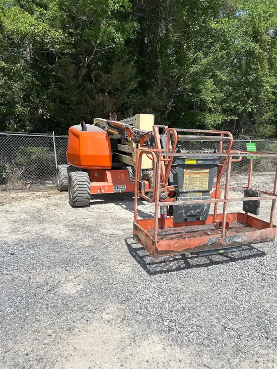 2017 JLG 450AJ Articulating Boom Lift