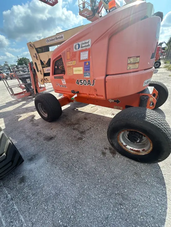 2017 JLG 450AJ Articulating Boom Lift