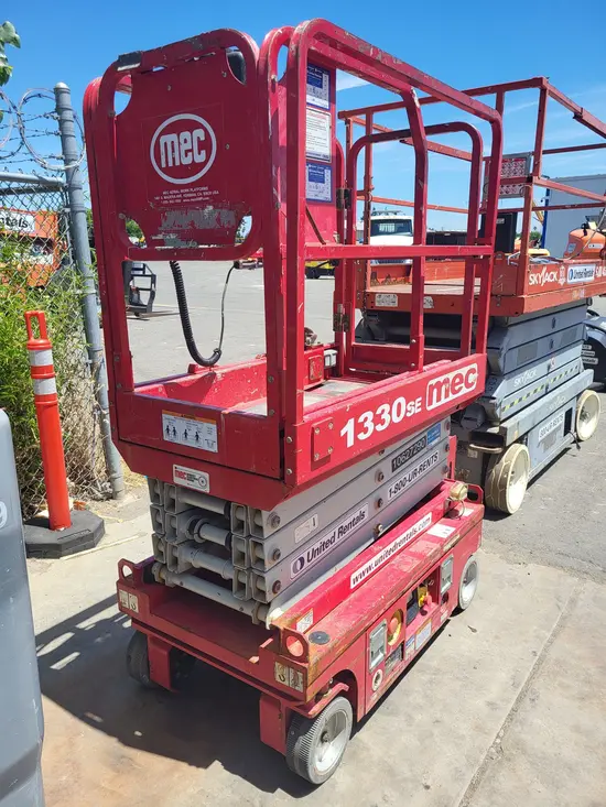 2017 MEC 1330SE Scissor Lift