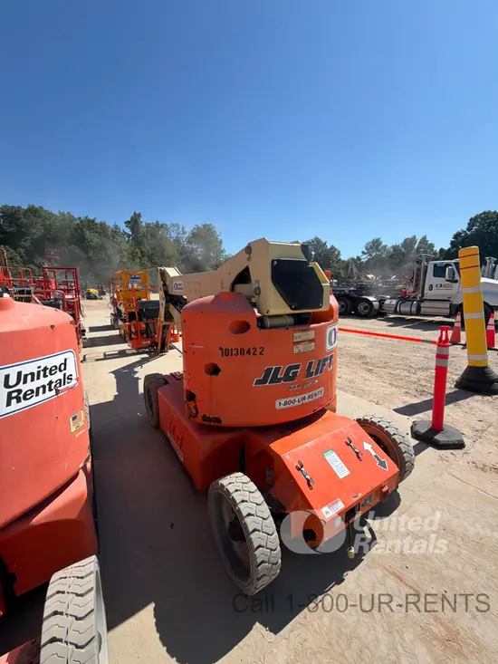 2013 JLG E400AJPN Articulating Boom Lift