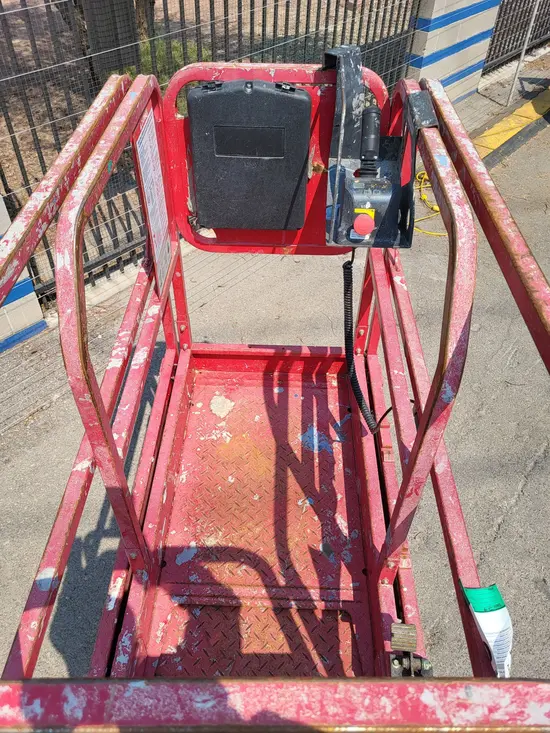 2018 MEC 1330SE Scissor Lift