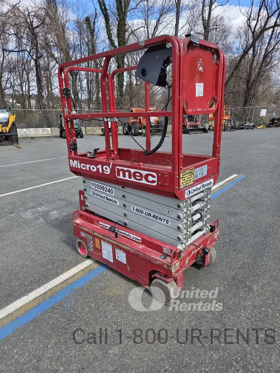 2018 MEC MICRO 19 Scissor Lift