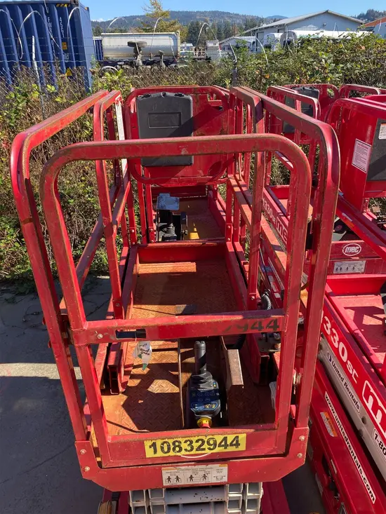 2018 MEC MICRO 19 Scissor Lift