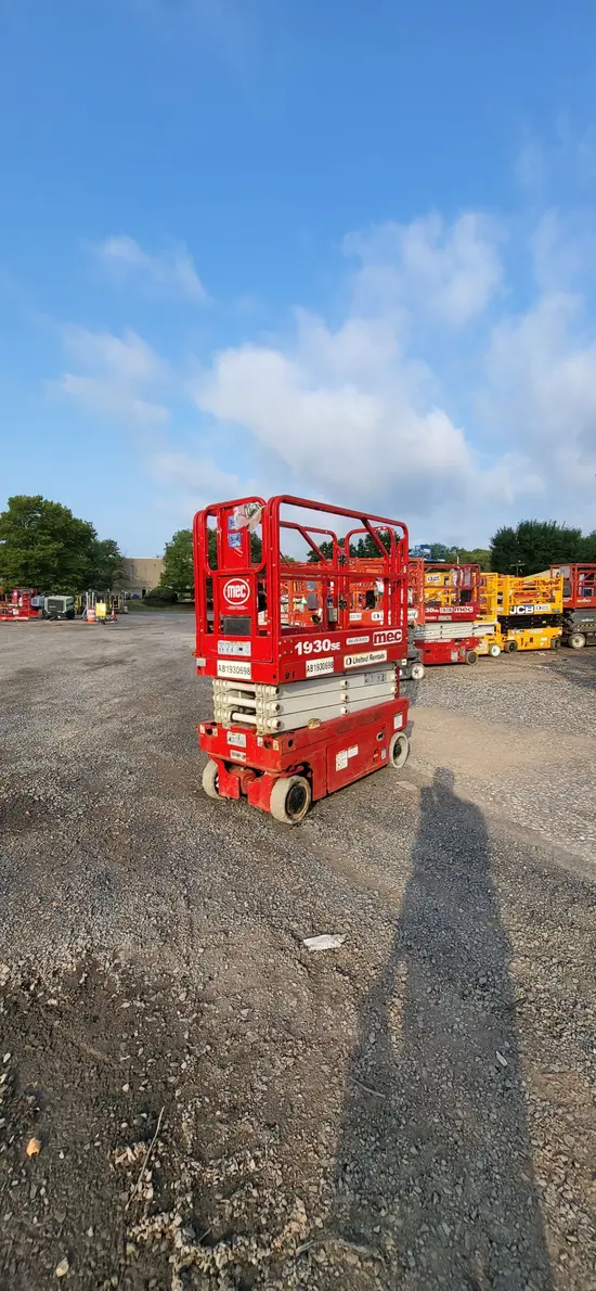2018 MEC 1930SE Scissor Lift