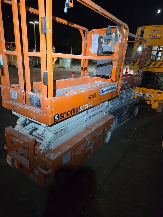2018 Snorkel S3219E Scissor Lift