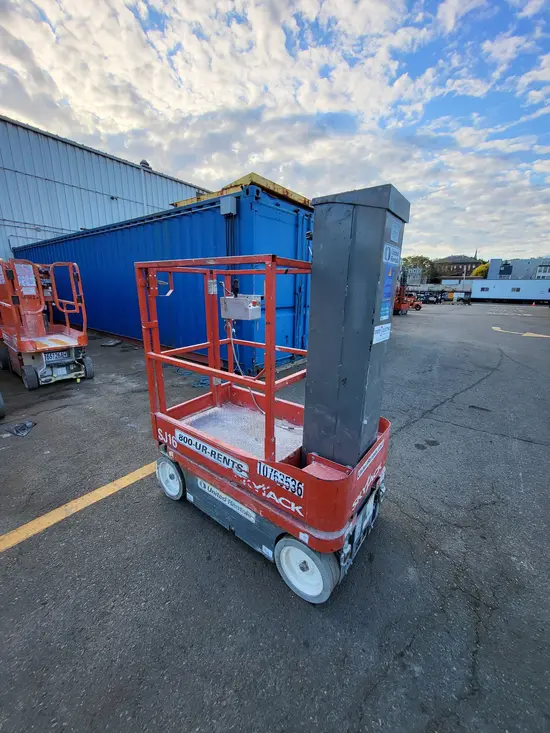 2018 Skyjack SJ16 Self-Propelled One-Person Lift