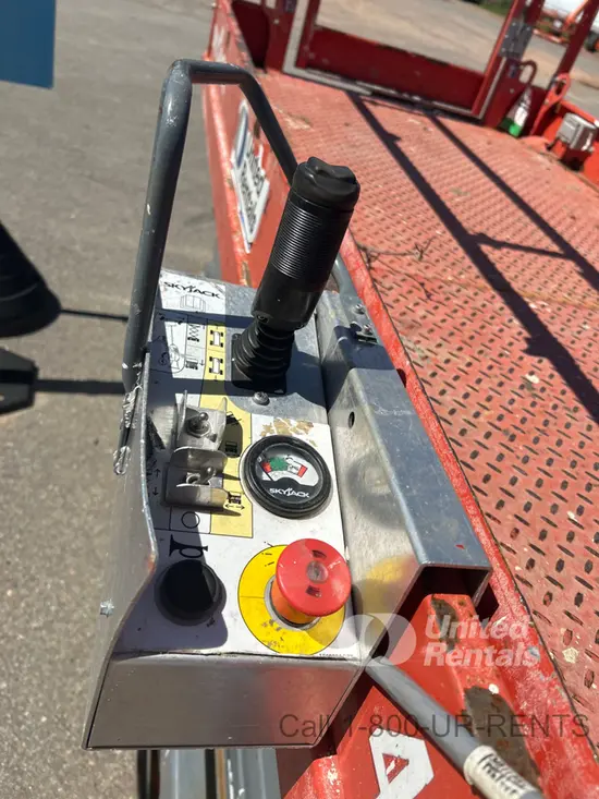 2017 Skyjack SJIII4740 Scissor Lift