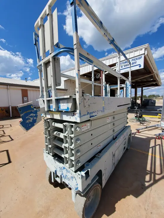2016 Genie GS-3232 Scissor Lift