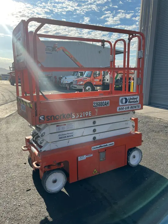 2019 Snorkel S3219E Scissor Lift