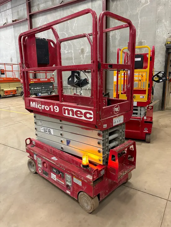 2018 MEC MICRO 19 Scissor Lift