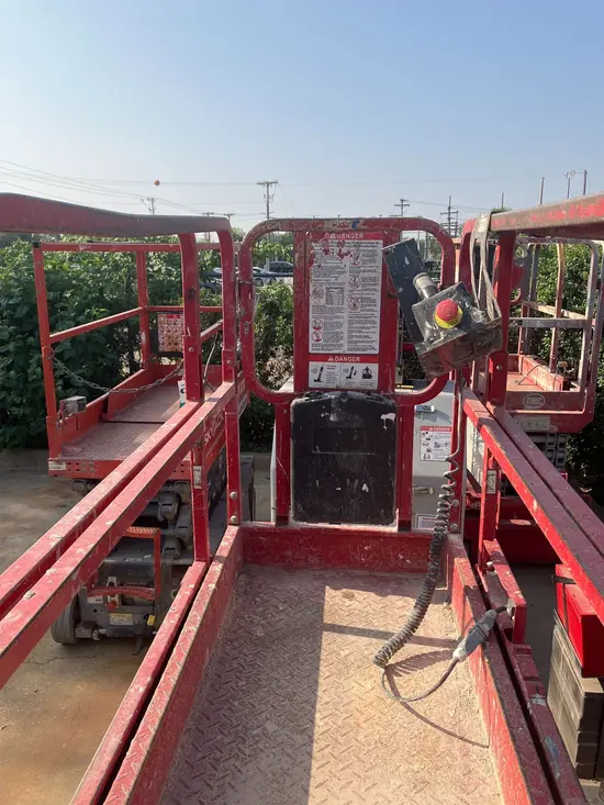 2017 MEC 1930SE Scissor Lift
